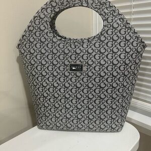 Guess Women's Black Signature Logo insulated Lunch Box Top Zip Bag